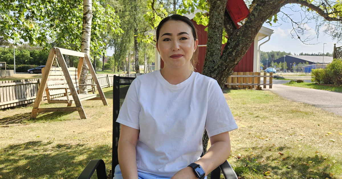 Shakila Yaqoubi, sommarjobbare på vård och omsorg på Vetlanda kommun.